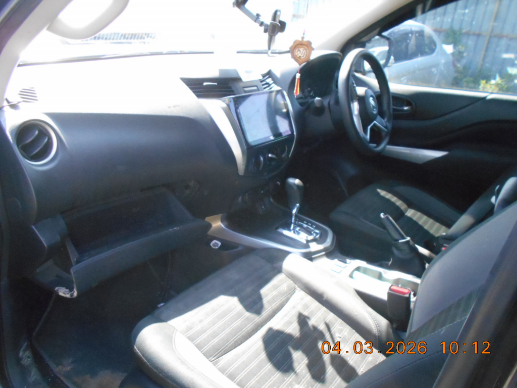 NISSAN NAVARA 2.5 VL AT