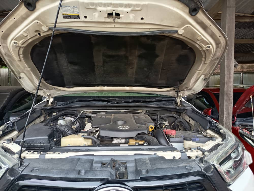 TOYOTA HILUX D/CAB 2.4 V A/T