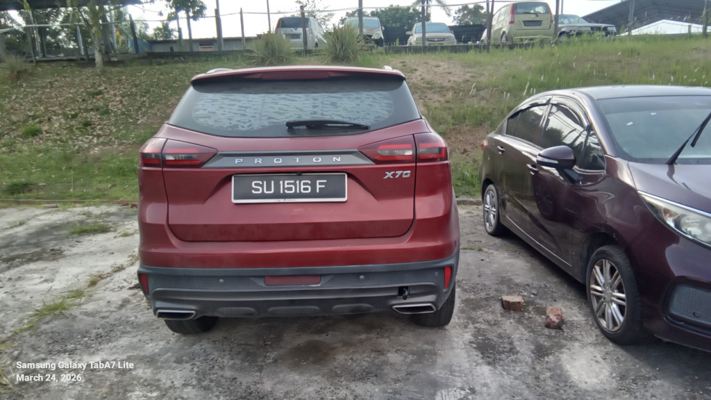 PROTON X70 2WD PREMIUM