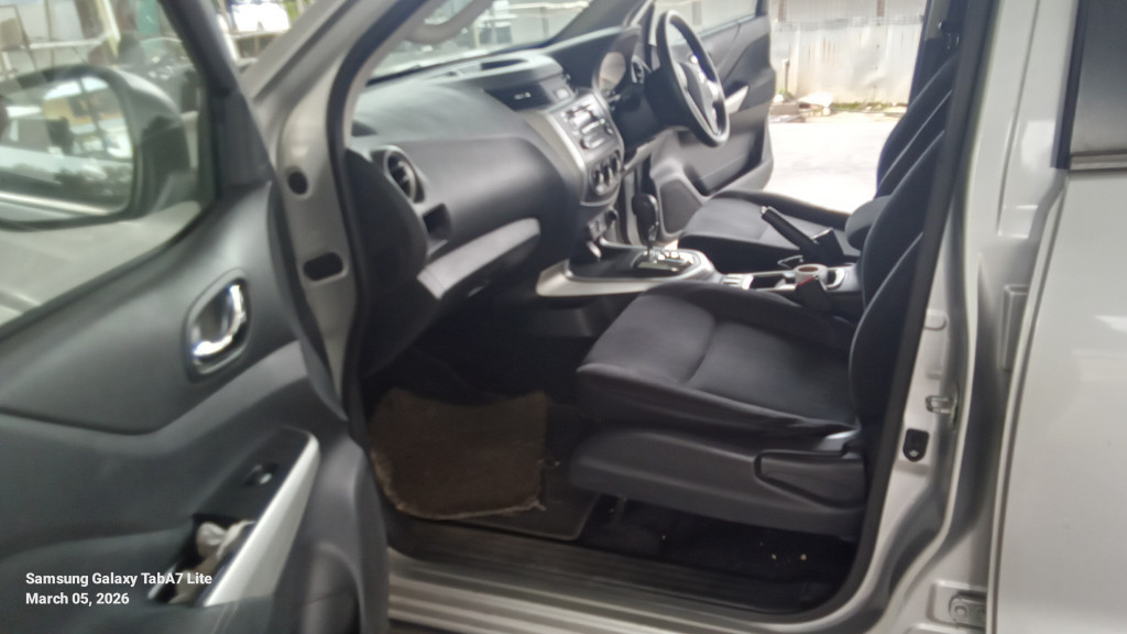 NISSAN NAVARA NP300 2.5 SE (A/T)