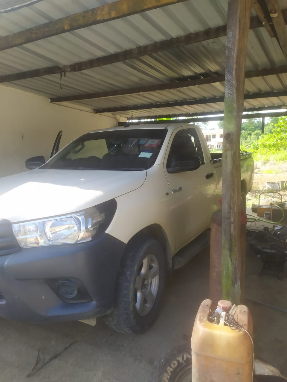 TOYOTA HILUX S/C 2.4MT 4X4