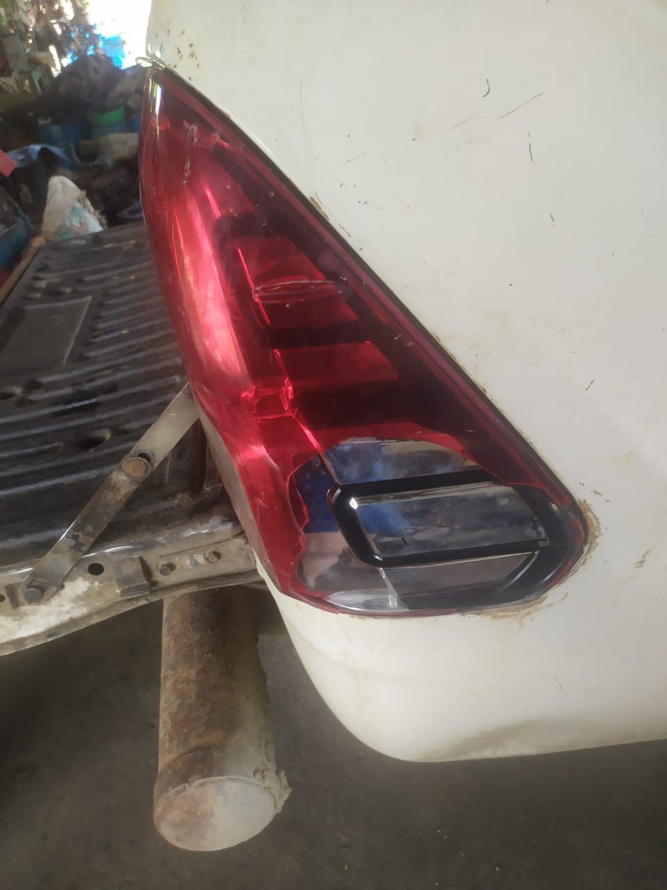 TOYOTA HILUX S/C 2.4MT 4X4