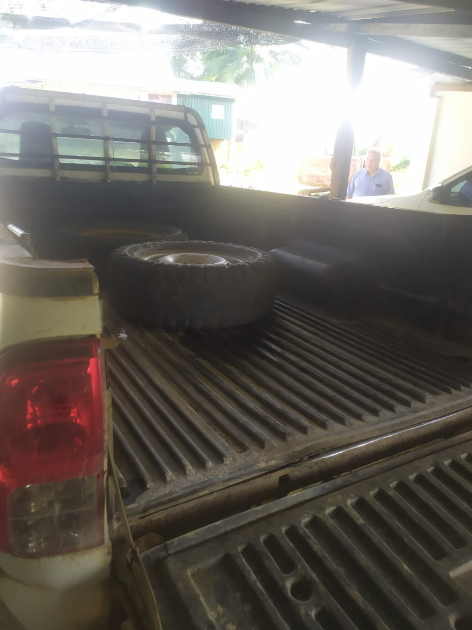 TOYOTA HILUX S/C 2.4MT 4X4