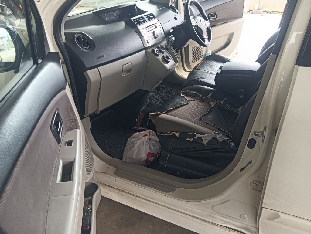 PERODUA ALZA - 1500 EZ (AUTO)