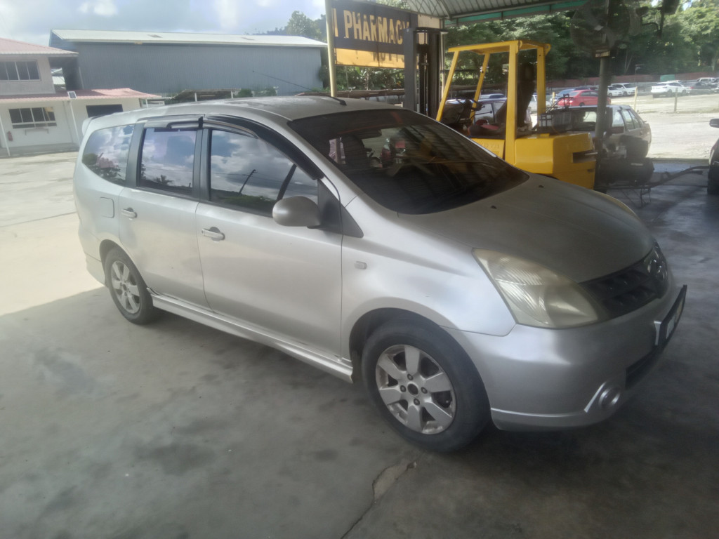 NISSAN GRAND LIVINA 1.6