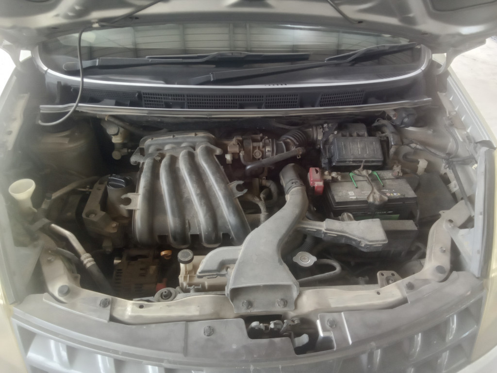 NISSAN GRAND LIVINA 1.6