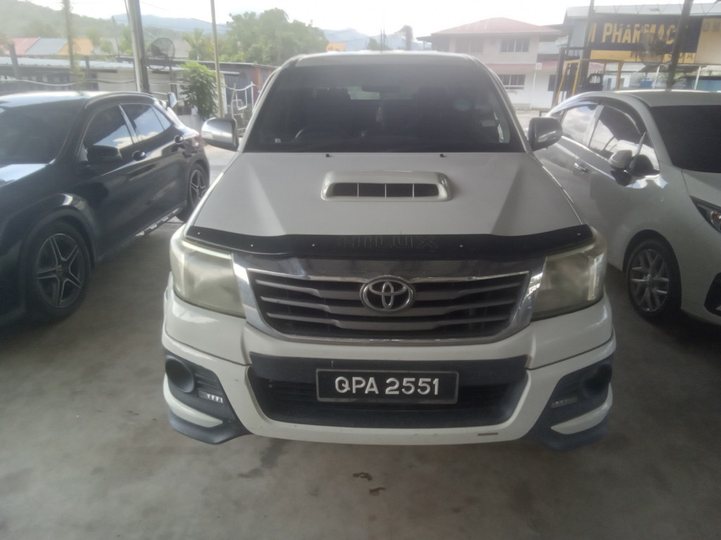 TOYOTA HILUX 3.0