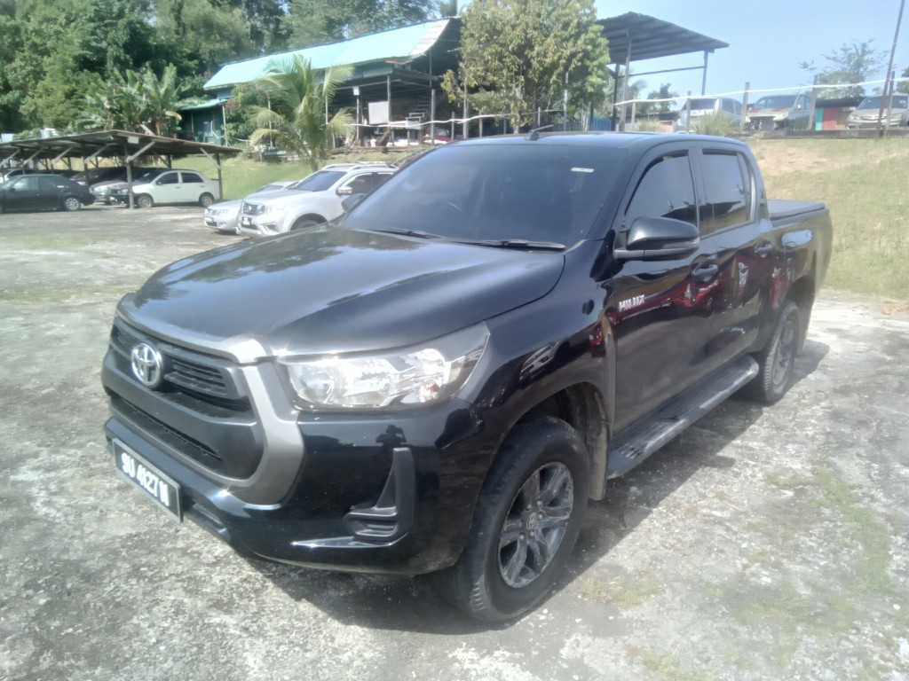 TOYOTA HILUX DOUBLE CAB 2.4E AT 4X4