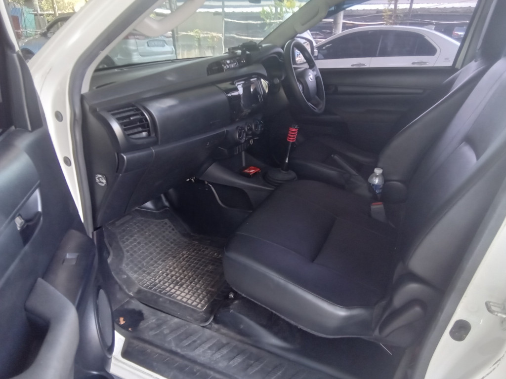 TOYOTA HILUX S/C 2.4 MT