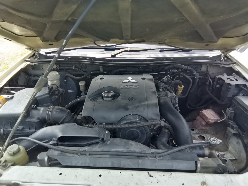 MITSUBISHI TRITON 2.5
