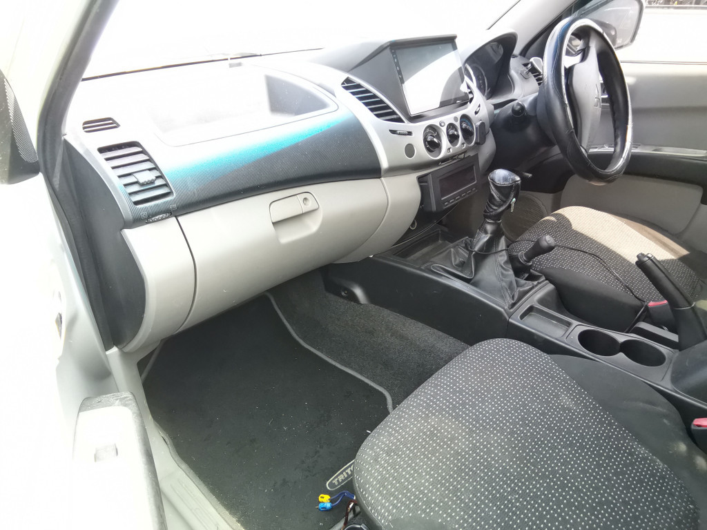 MITSUBISHI TRITON 2.5