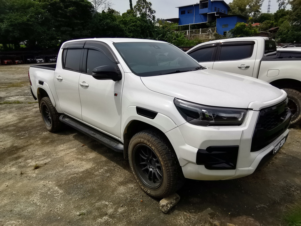 TOYOTA HILUX 2.8