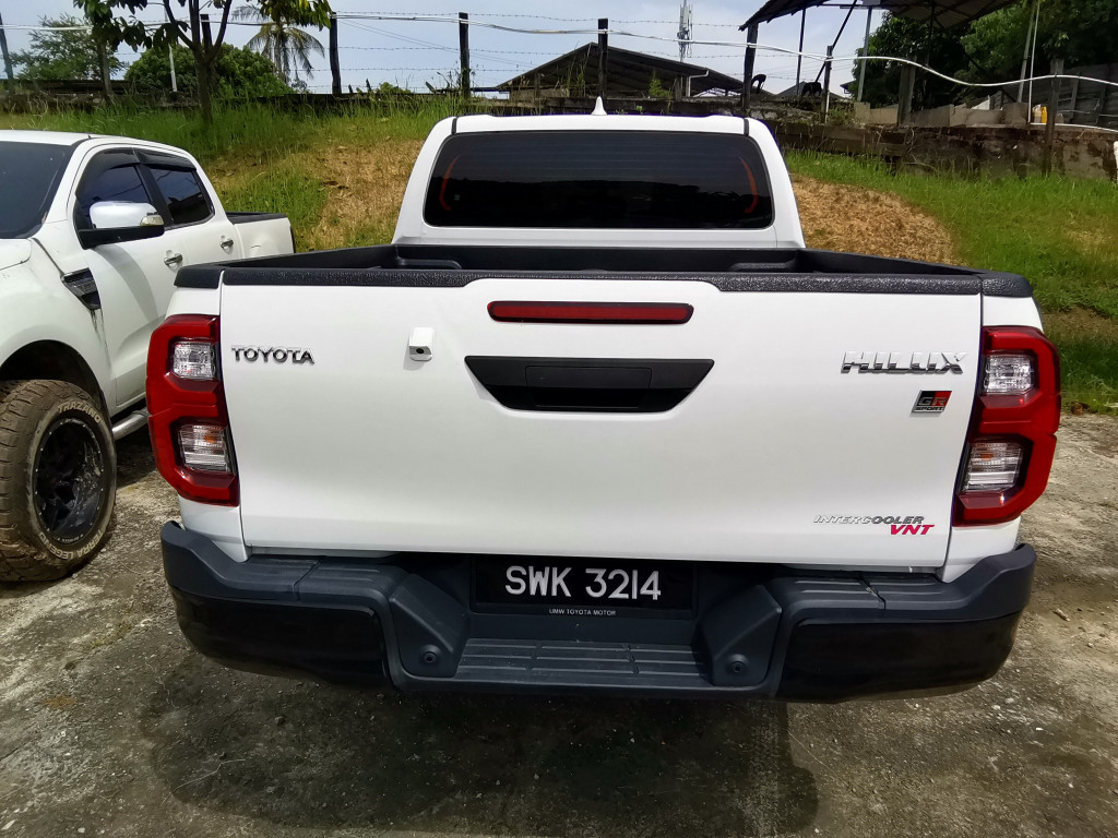 TOYOTA HILUX 2.8