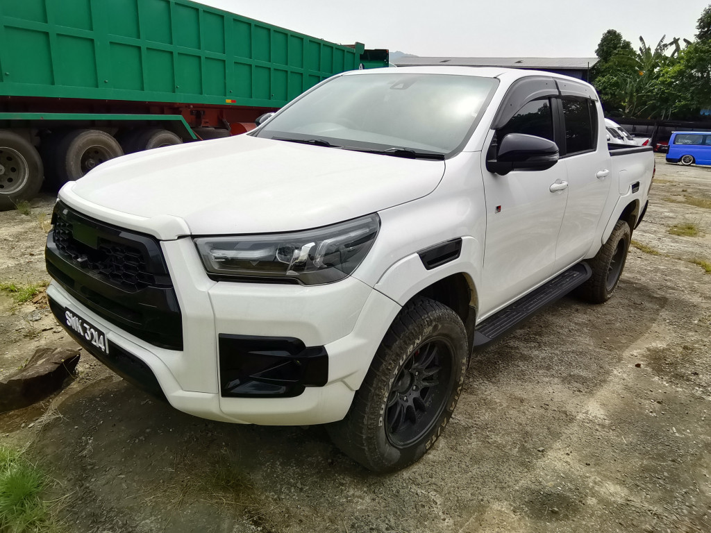 TOYOTA HILUX 2.8